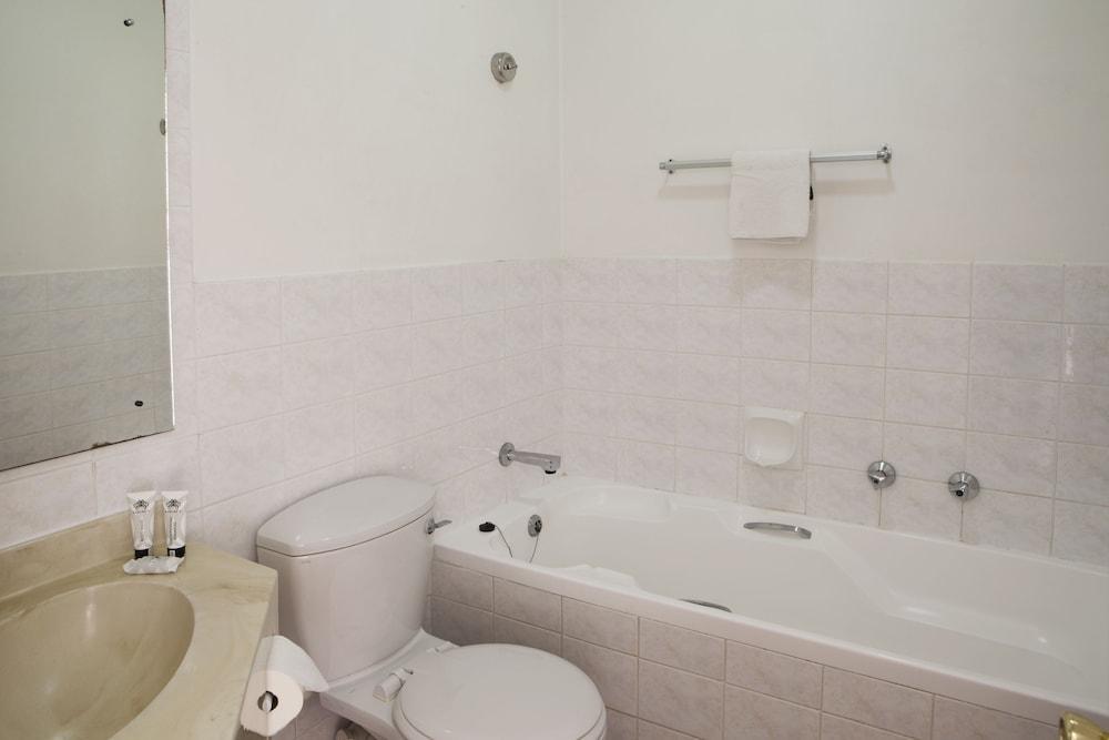 Brookes Hill Suites Hotel Port Elizabeth Extérieur photo