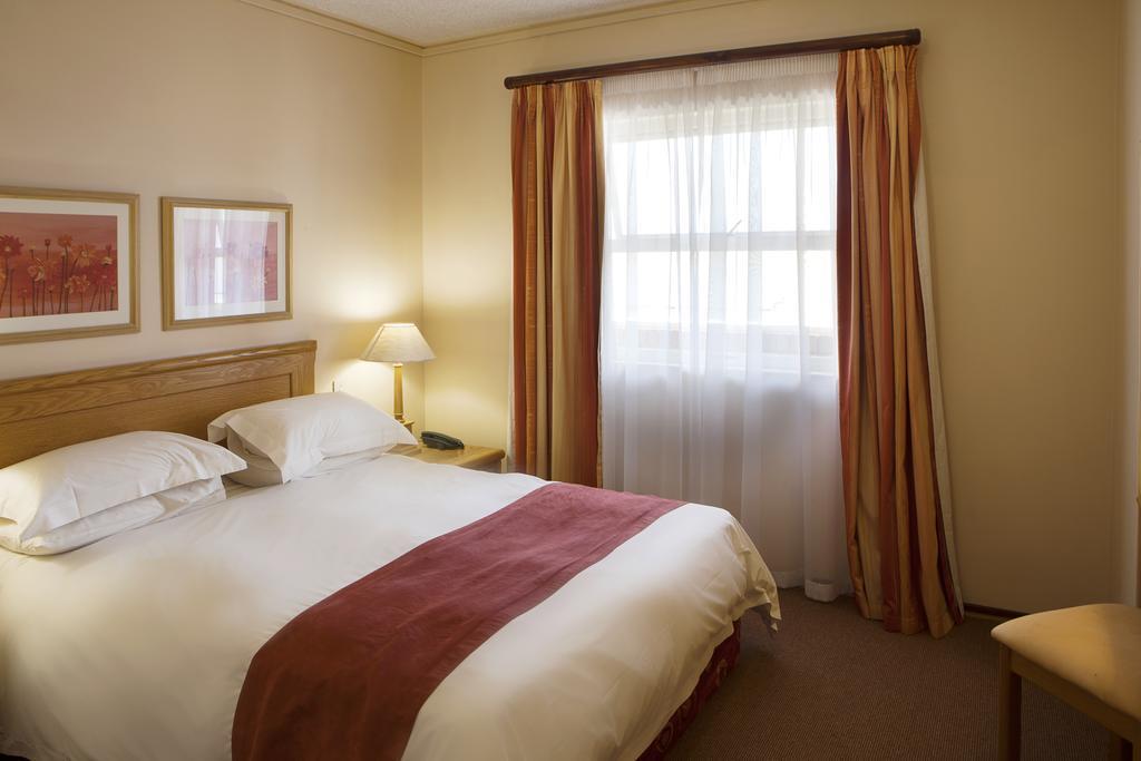 Brookes Hill Suites Hotel Port Elizabeth Extérieur photo
