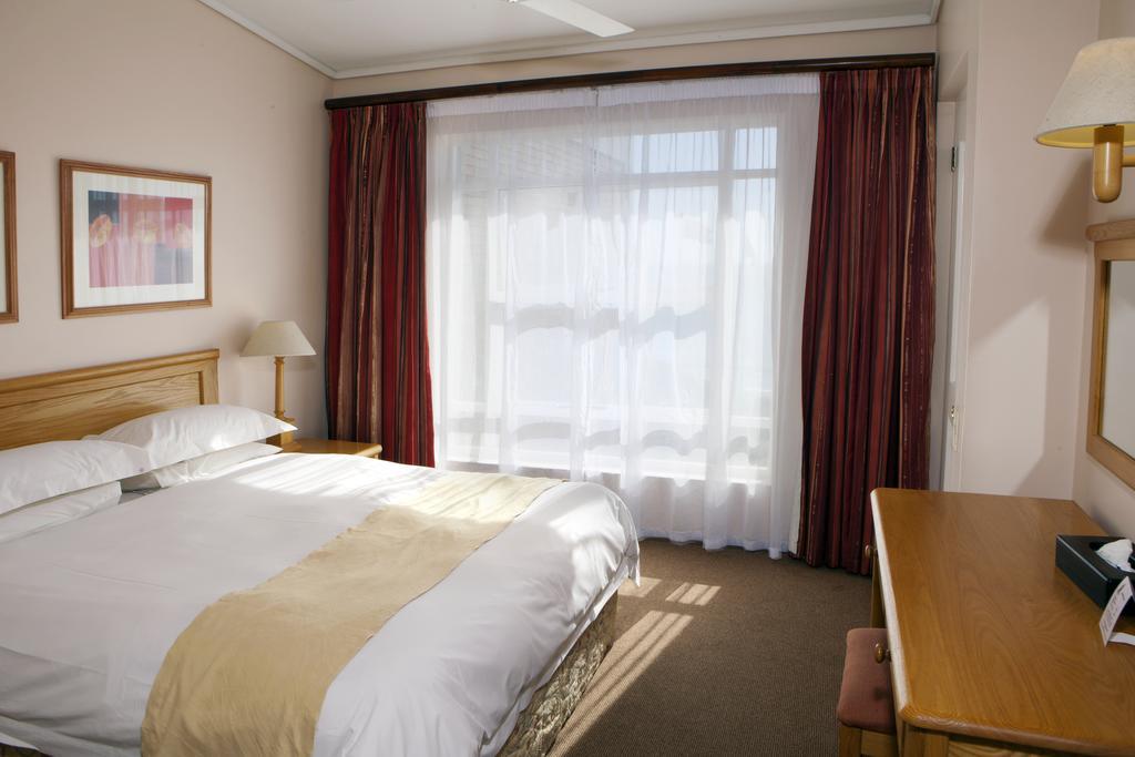 Brookes Hill Suites Hotel Port Elizabeth Extérieur photo