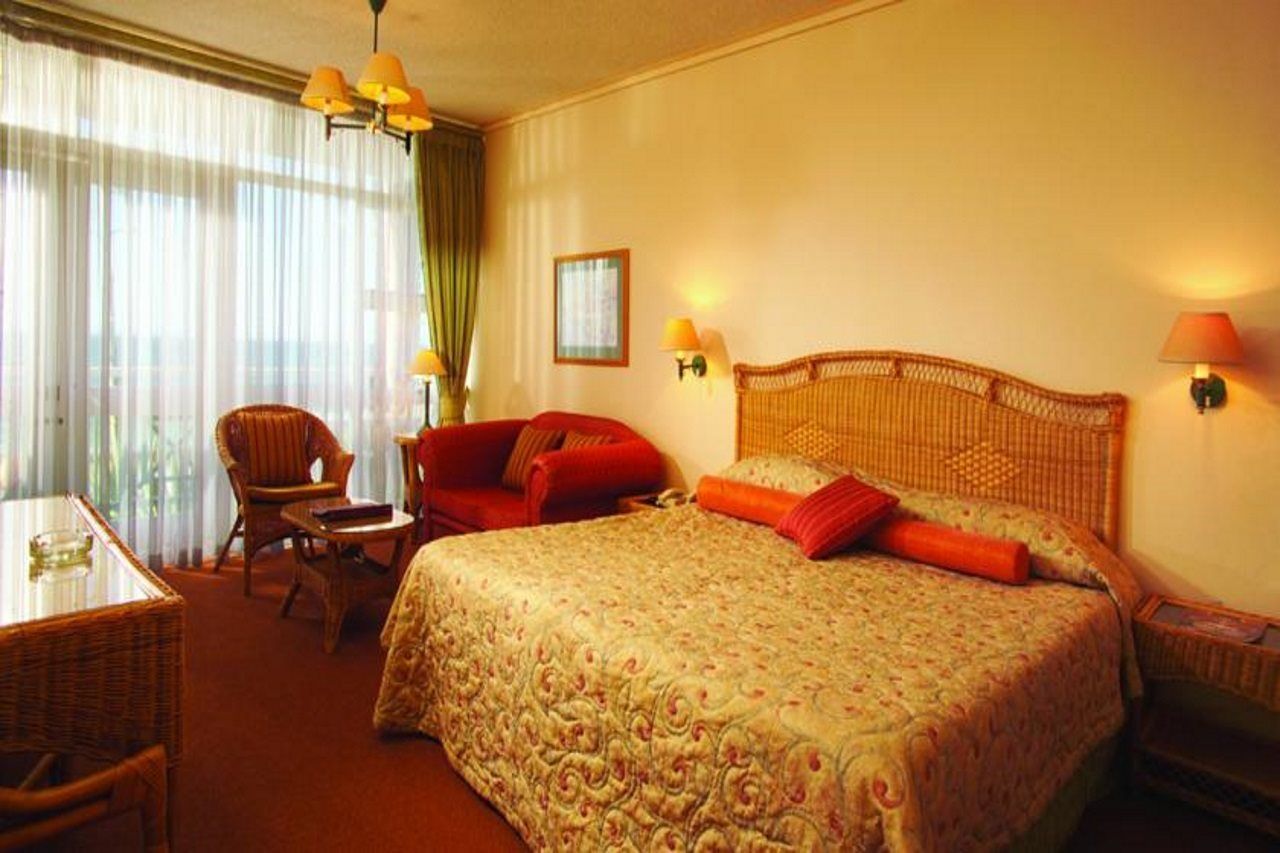 Brookes Hill Suites Hotel Port Elizabeth Extérieur photo
